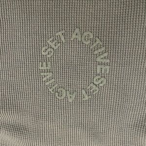 SETActive blue green waffle cropped long sleeve Tshirt